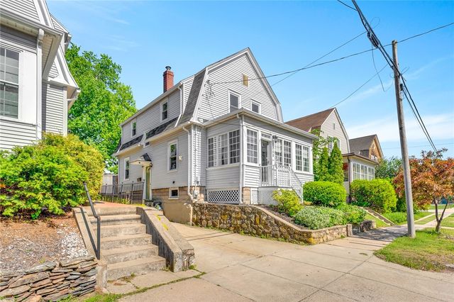 1058 Narragansett Boulevard, Cranston, RI 02905