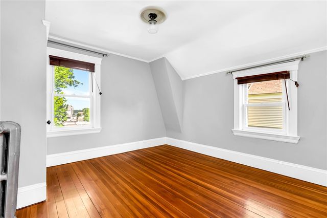 1058 Narragansett Boulevard, Cranston, RI 02905