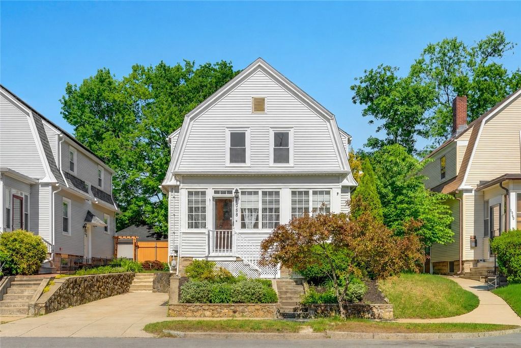 1058 Narragansett Boulevard, Cranston, RI 02905