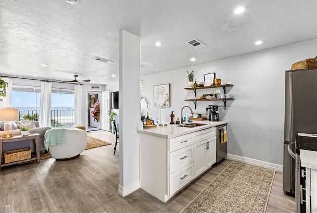 7600 Seawall Boulevard 208, Galveston, TX 77551