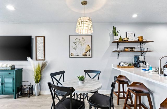 7600 Seawall Boulevard 208, Galveston, TX 77551