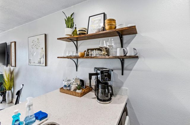 7600 Seawall Boulevard 208, Galveston, TX 77551