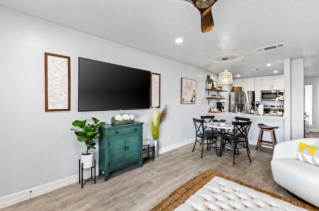 7600 Seawall Boulevard 208, Galveston, TX 77551