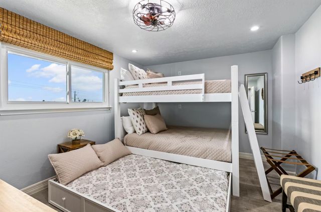 7600 Seawall Boulevard 208, Galveston, TX 77551