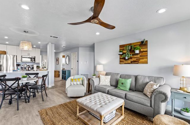 7600 Seawall Boulevard 208, Galveston, TX 77551