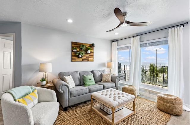 7600 Seawall Boulevard 208, Galveston, TX 77551