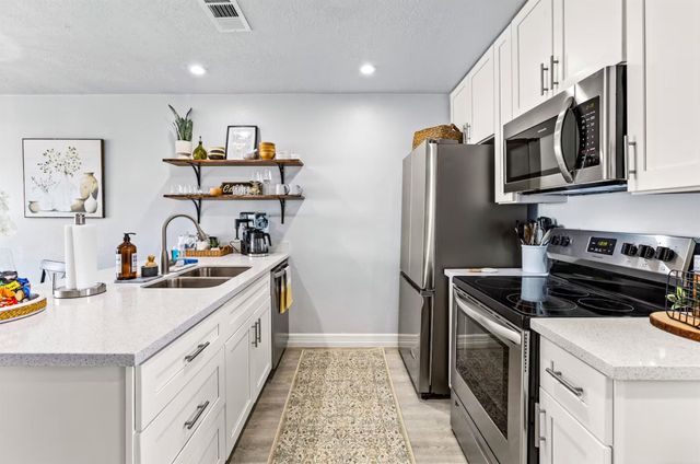 7600 Seawall Boulevard 208, Galveston, TX 77551