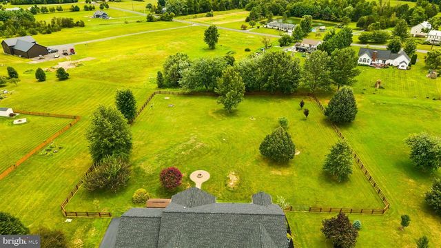 2165 HARNEY RD, Littlestown, PA 17340