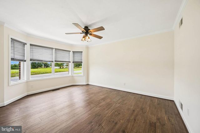 2165 HARNEY RD, Littlestown, PA 17340