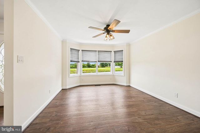 2165 HARNEY RD, Littlestown, PA 17340