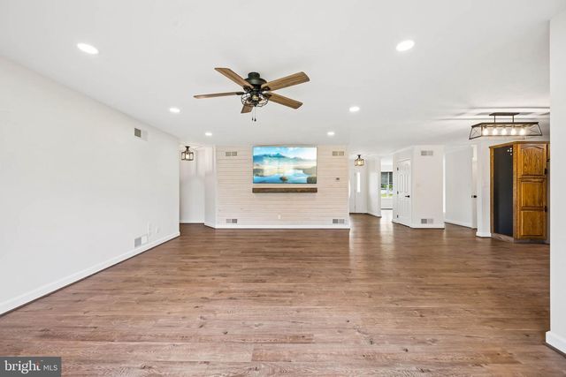 2165 HARNEY RD, Littlestown, PA 17340