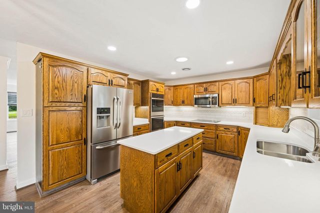 2165 HARNEY RD, Littlestown, PA 17340