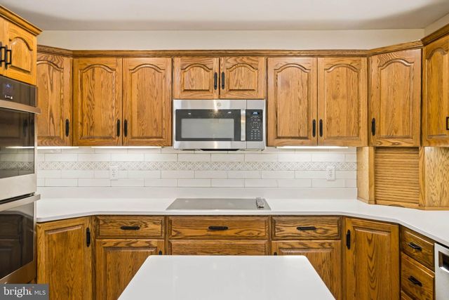 2165 HARNEY RD, Littlestown, PA 17340