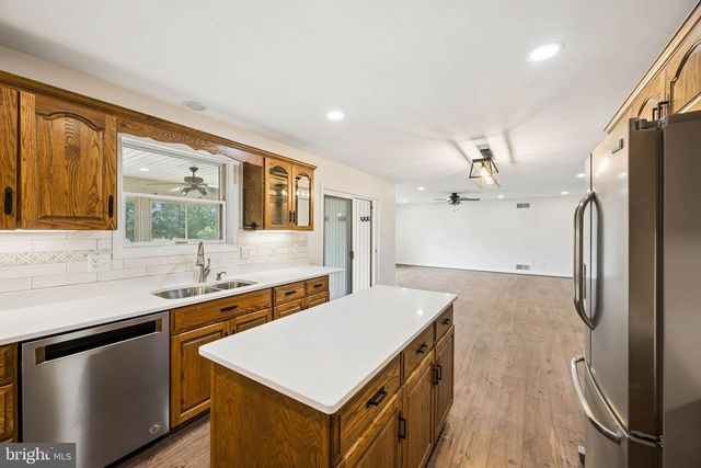 2165 HARNEY RD, Littlestown, PA 17340