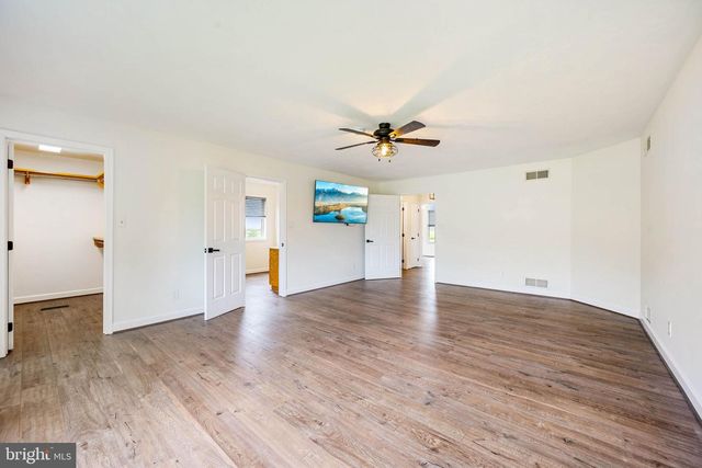 2165 HARNEY RD, Littlestown, PA 17340