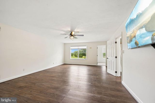 2165 HARNEY RD, Littlestown, PA 17340