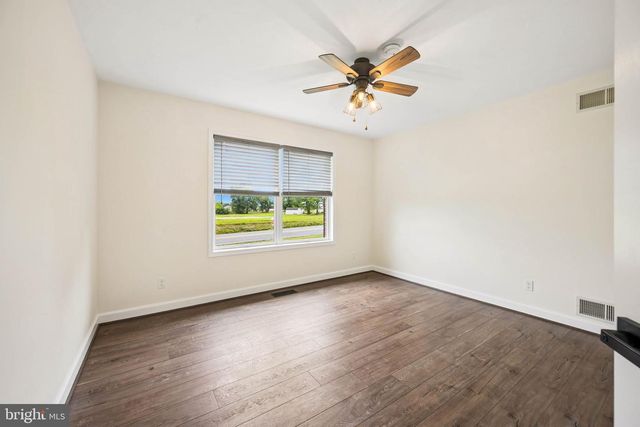 2165 HARNEY RD, Littlestown, PA 17340