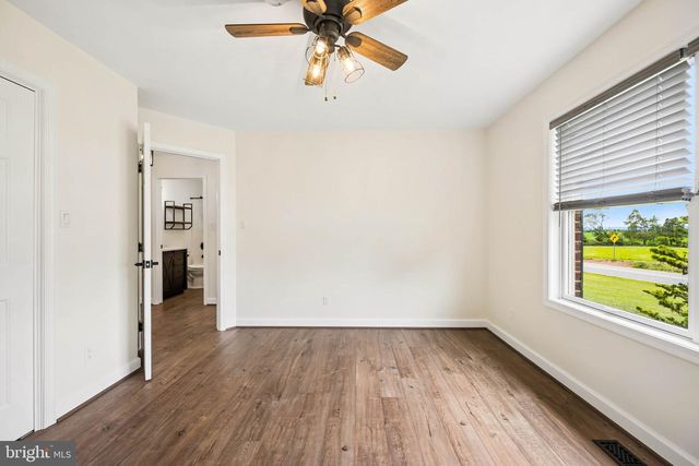 2165 HARNEY RD, Littlestown, PA 17340