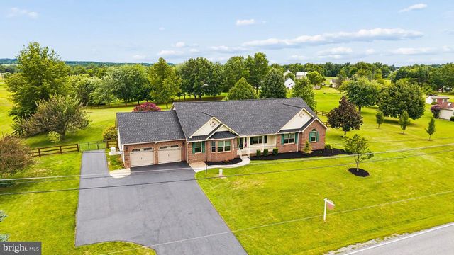 2165 HARNEY RD, Littlestown, PA 17340