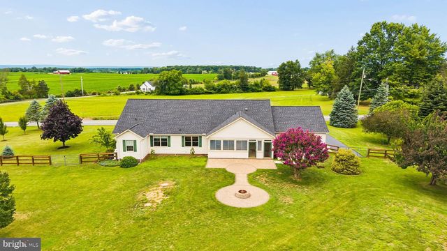 2165 HARNEY RD, Littlestown, PA 17340
