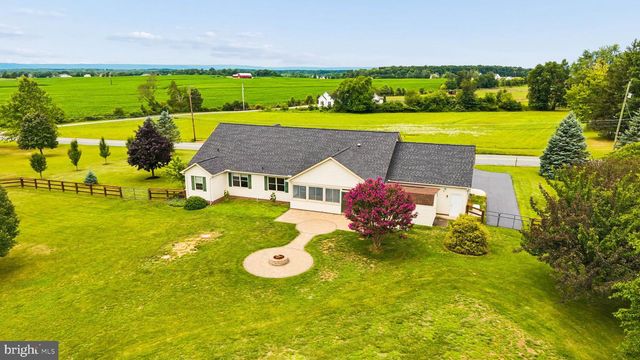 2165 HARNEY RD, Littlestown, PA 17340