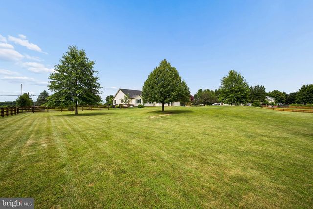 2165 HARNEY RD, Littlestown, PA 17340