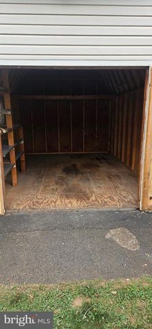 2165 HARNEY RD, Littlestown, PA 17340