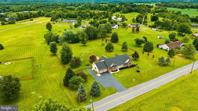 2165 HARNEY RD, Littlestown, PA 17340