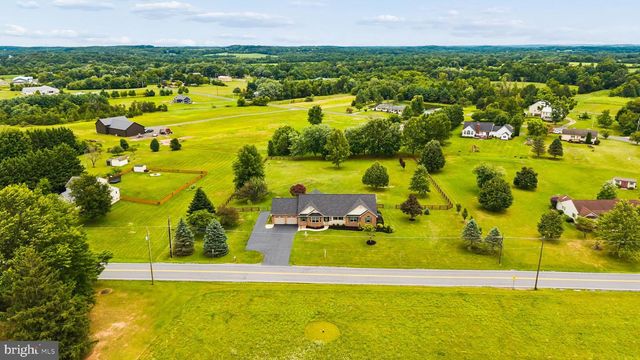 2165 HARNEY RD, Littlestown, PA 17340