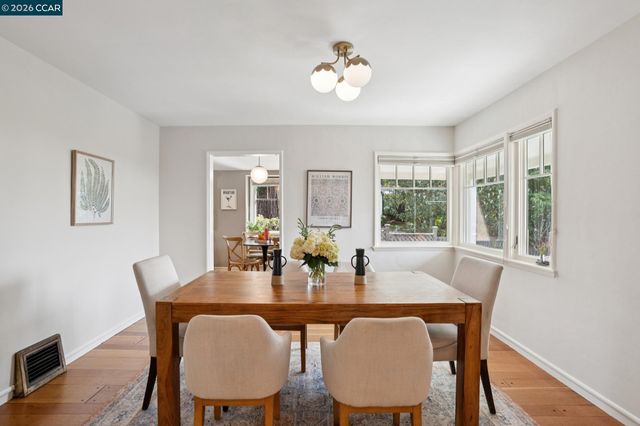 5430 Proctor Ave, Oakland, CA 94618