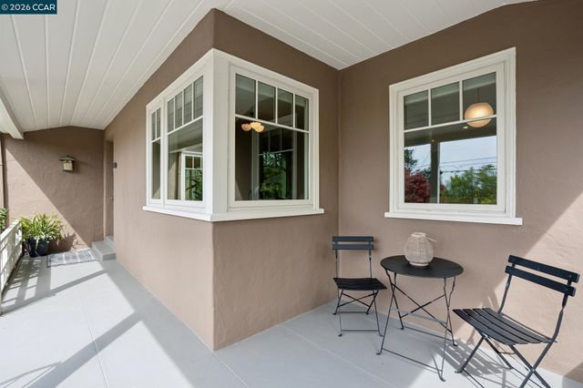 5430 Proctor Ave, Oakland, CA 94618