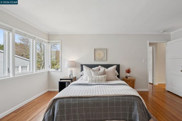 5430 Proctor Ave, Oakland, CA 94618