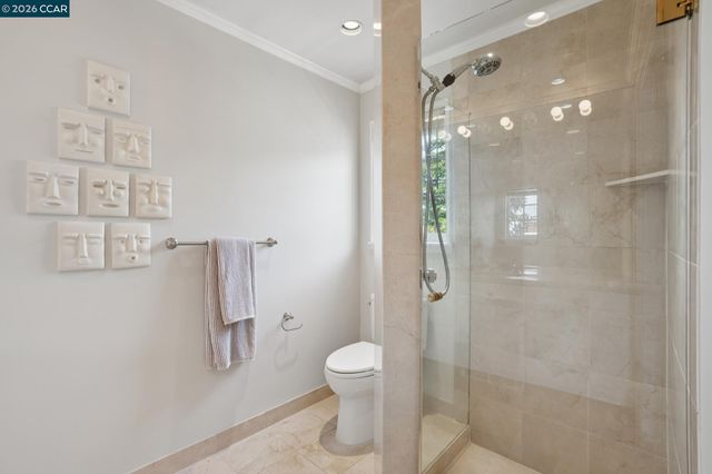 5430 Proctor Ave, Oakland, CA 94618