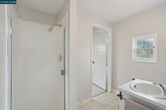 5430 Proctor Ave, Oakland, CA 94618