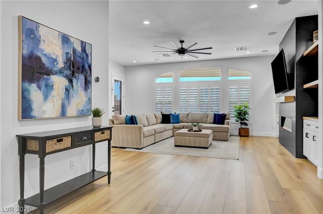 9155 Cimarron River Court, Las Vegas, NV 89149