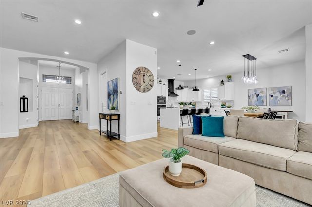 9155 Cimarron River Court, Las Vegas, NV 89149