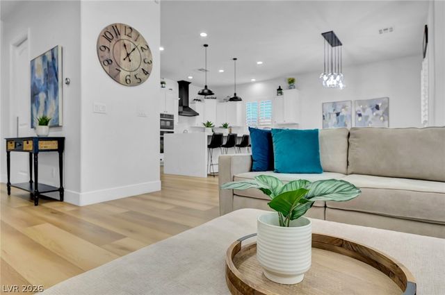 9155 Cimarron River Court, Las Vegas, NV 89149