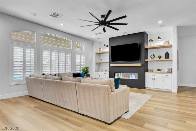 9155 Cimarron River Court, Las Vegas, NV 89149