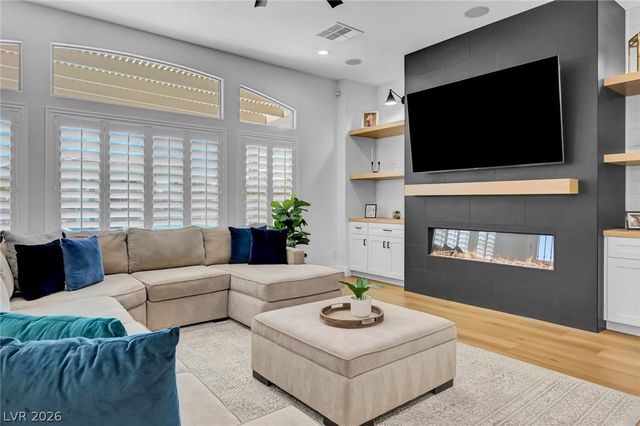 9155 Cimarron River Court, Las Vegas, NV 89149