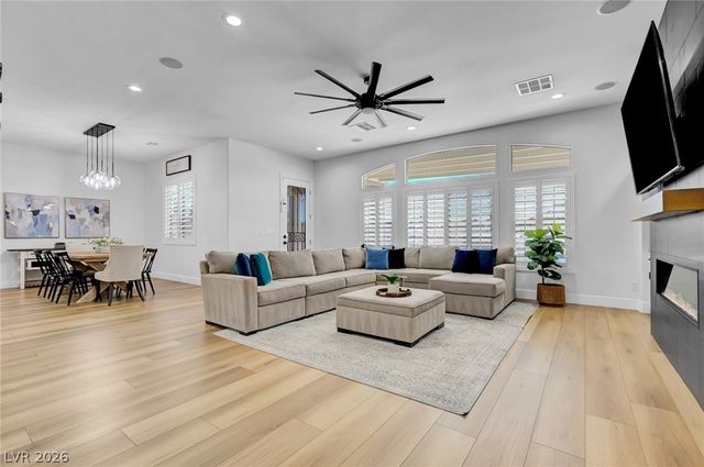 9155 Cimarron River Court, Las Vegas, NV 89149