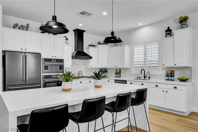9155 Cimarron River Court, Las Vegas, NV 89149