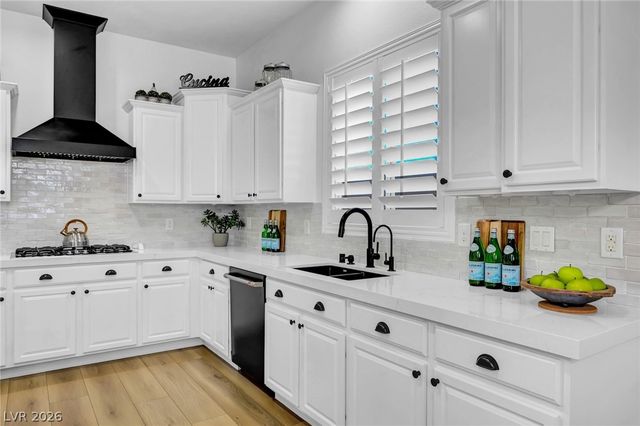 9155 Cimarron River Court, Las Vegas, NV 89149