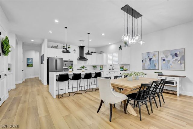 9155 Cimarron River Court, Las Vegas, NV 89149