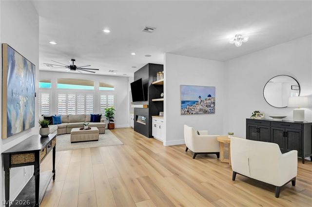 9155 Cimarron River Court, Las Vegas, NV 89149
