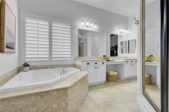 9155 Cimarron River Court, Las Vegas, NV 89149