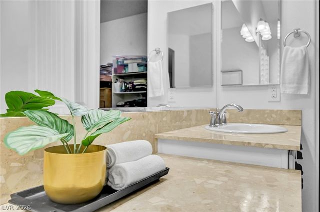 9155 Cimarron River Court, Las Vegas, NV 89149