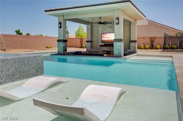 9155 Cimarron River Court, Las Vegas, NV 89149