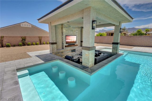 9155 Cimarron River Court, Las Vegas, NV 89149