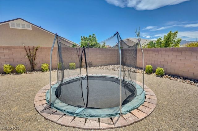 9155 Cimarron River Court, Las Vegas, NV 89149