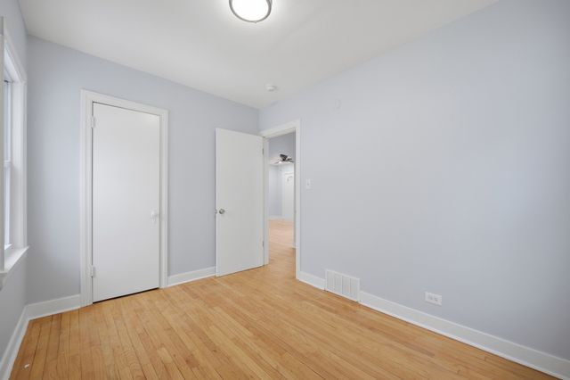 18037 Ridgewood Avenue, Lansing, IL 60438